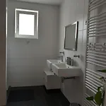 Private Rooms, Free Parking, Luxury Villa, Close To The Center